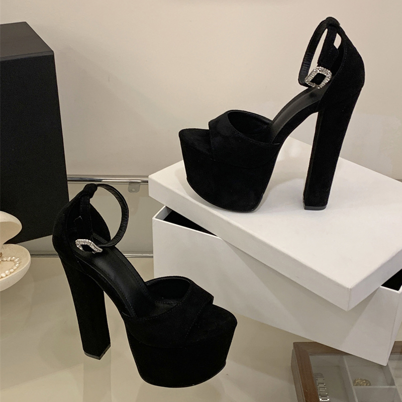 Liyke Modell-Show Sexy Extrem  – Women Shoes Model Bewertung und Preis